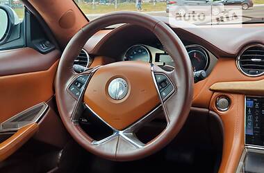 Седан Fisker Karma 2011 в 