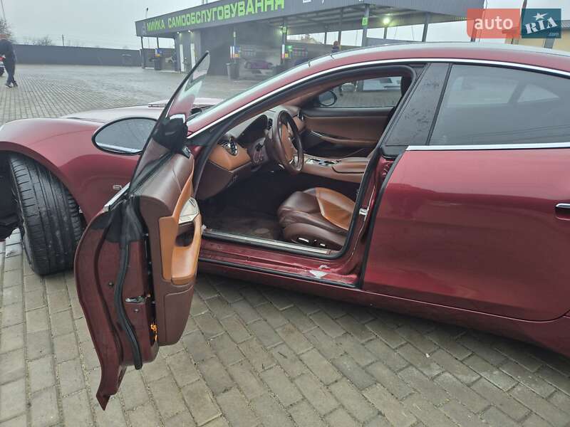 Седан Fisker Karma 2012 в Черкасах