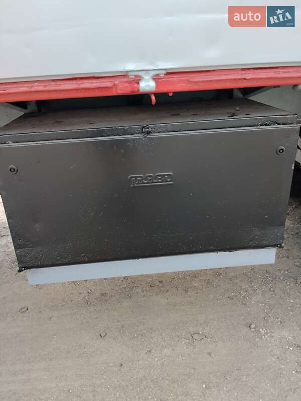 Бортовий напівпричіп Floor FLO 1986 в Шептицькому