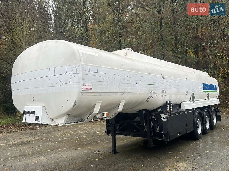 Цистерна полуприцеп Fluid CSP 1997 в Хусте