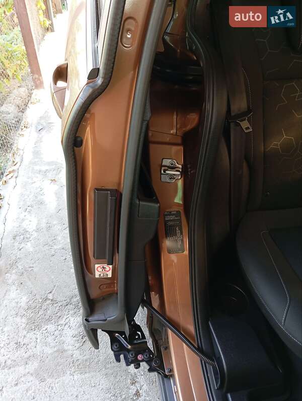 Микровэн Ford B-Max 2013 в Вольногорске