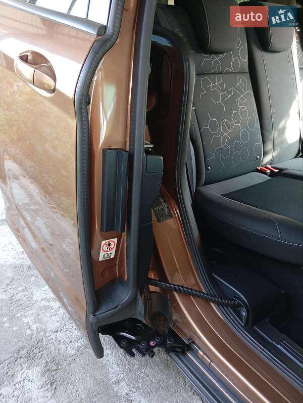 Микровэн Ford B-Max 2013 в Вольногорске