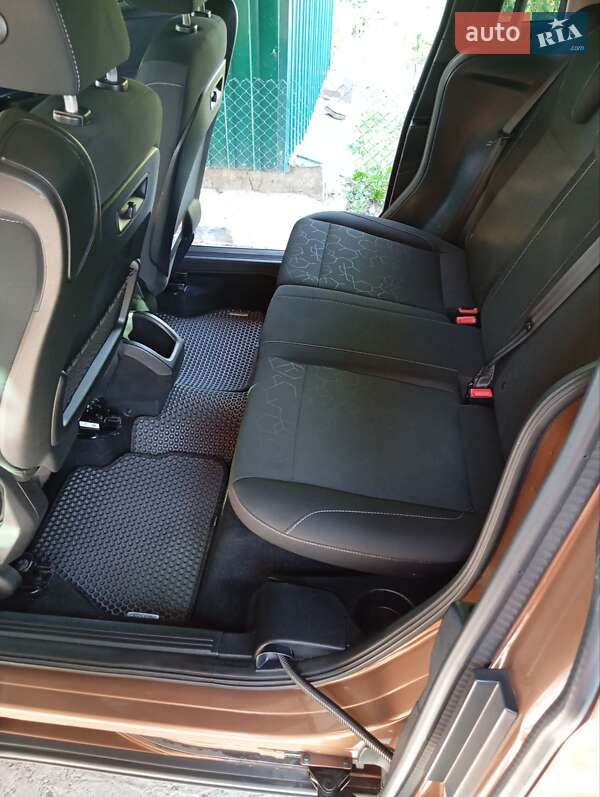 Микровэн Ford B-Max 2013 в Вольногорске
