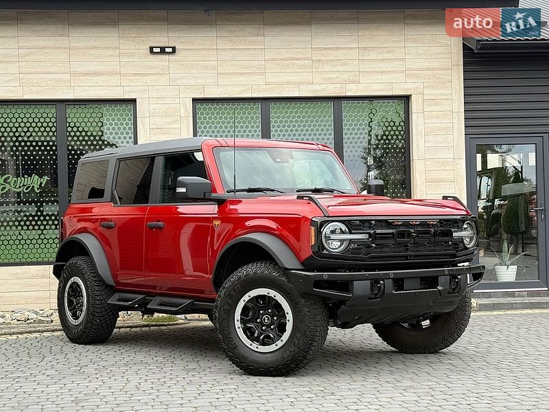 Ford Bronco, photos from the listing