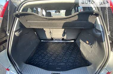 Хэтчбек Ford C-Max 2010 в 