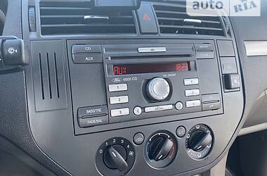 Хэтчбек Ford C-Max 2010 в 