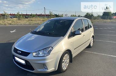 Хэтчбек Ford C-Max 2010 в 