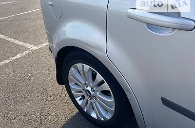 Хэтчбек Ford C-Max 2010 в 