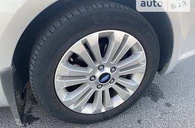 Хэтчбек Ford C-Max 2010 в 