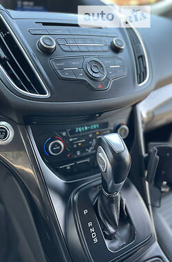 Минивэн Ford C-Max 2016 в 