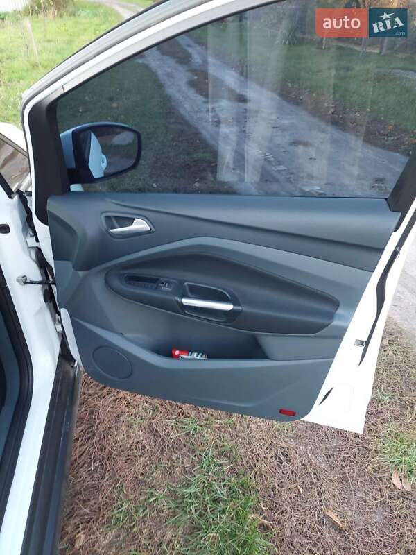 Микровэн Ford C-Max 2014 в Новгород-Северском фото 35 Микровэн Ford C-Max 2014 в Новгород-Северском