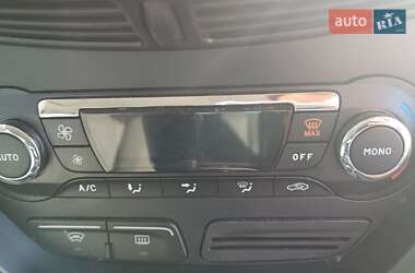 Хетчбек Ford C-Max 2012 в 