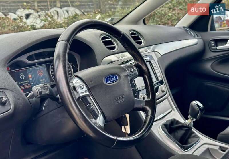 Минивэн Ford C-Max 2009 в Киеве