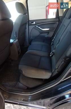 Минивэн Ford C-Max 2010 в Косове