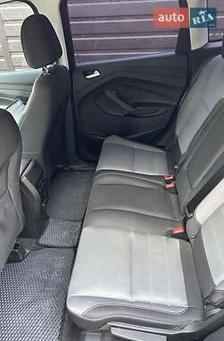 Минивэн Ford C-Max 2015 в Вишневом