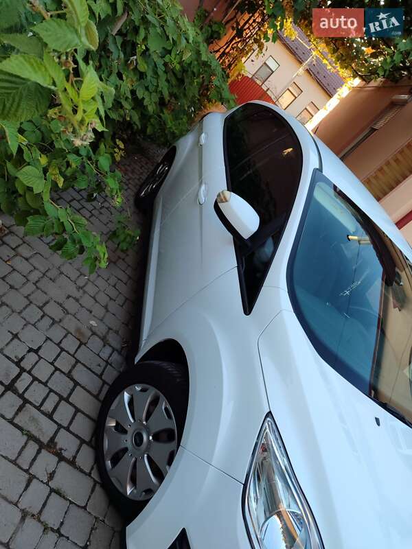 Мінівен Ford C-Max 2015 в Бродах