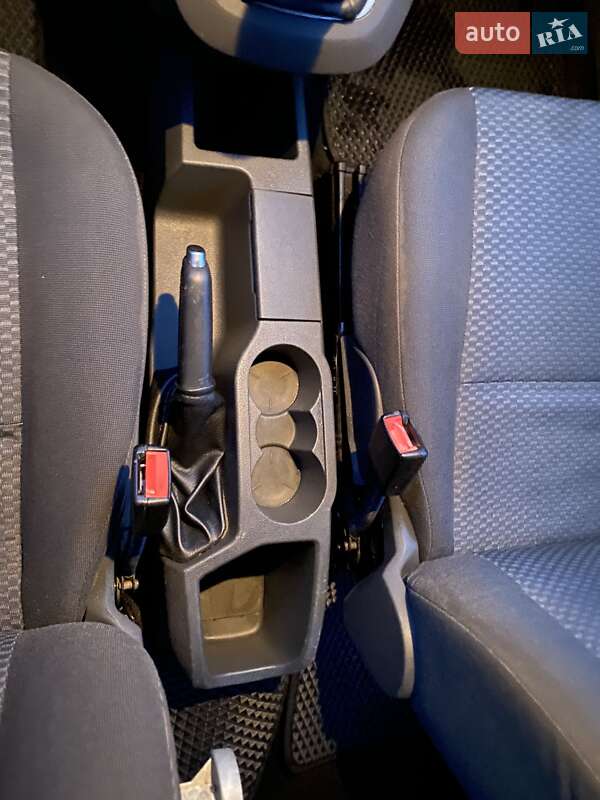 Мінівен Ford C-Max 2003 в Чернігові