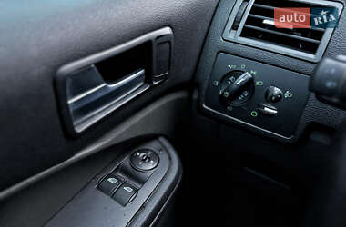 Минивэн Ford C-Max 2003 в 