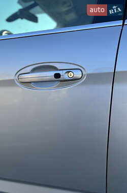 Минивэн Ford C-Max 2016 в 