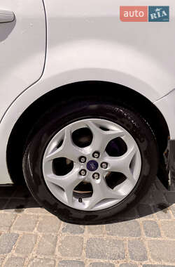 Мінівен Ford C-Max 2010 в 