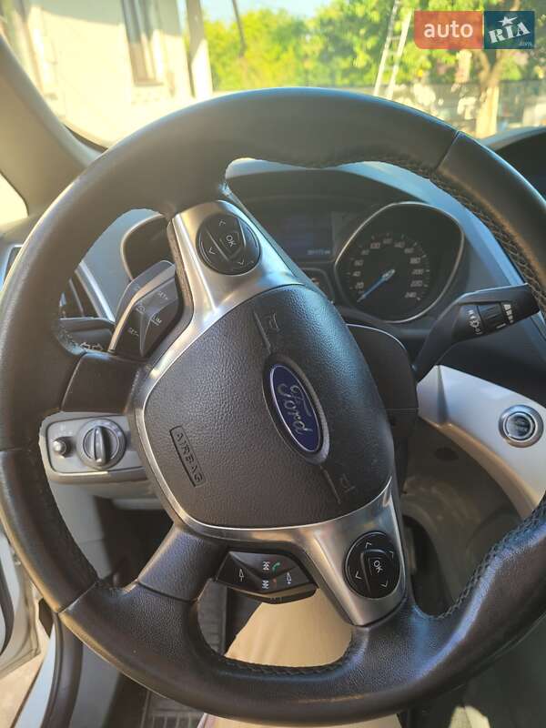 Мінівен Ford C-Max 2011 в Герці фото 16 Мінівен Ford C-Max 2011 в Герці