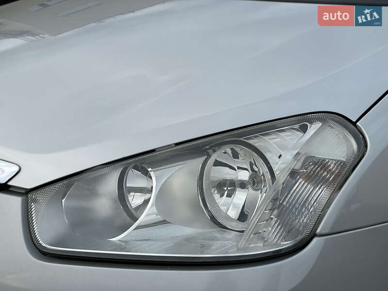 Минивэн Ford C-Max 2008 в Луцке