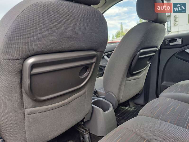 Минивэн Ford C-Max 2009 в Луцке