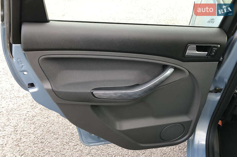 Минивэн Ford C-Max 2008 в Ромнах