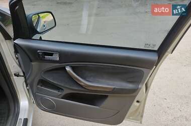 Минивэн Ford C-Max 2010 в 