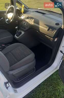 Мінівен Ford C-Max 2010 в 