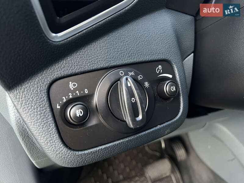 Минивэн Ford C-Max 2013 в Сваляве