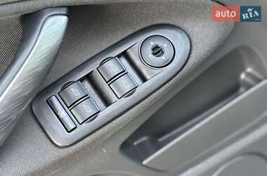 Мінівен Ford C-Max 2009 в 