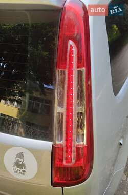 Мінівен Ford C-Max 2010 в 