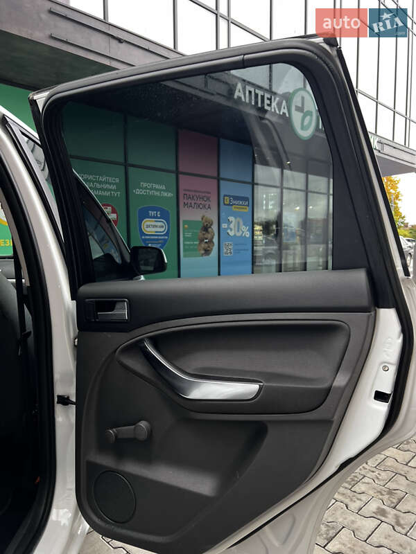 Минивэн Ford C-Max 2009 в Киеве