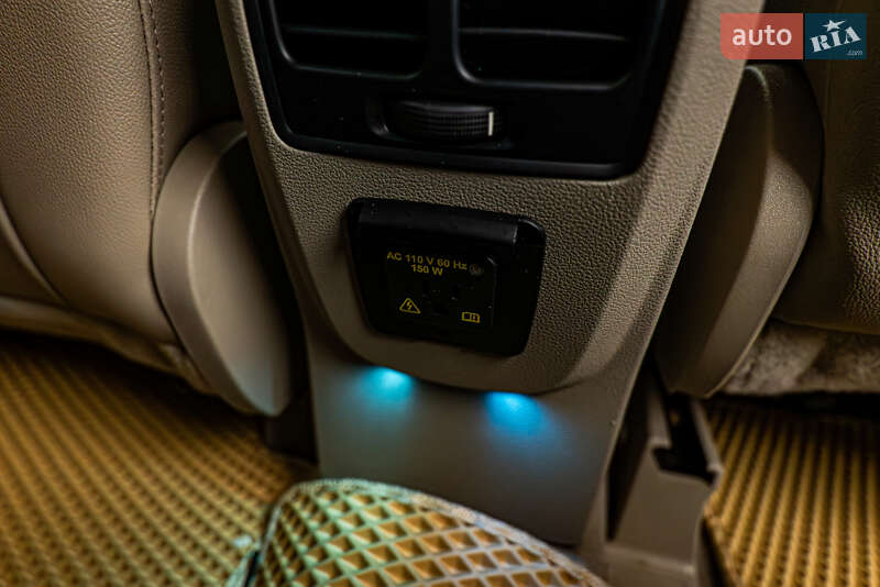 Мінівен Ford C-Max 2013 в Києві