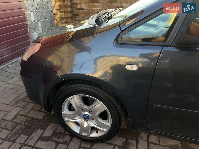 Минивэн Ford C-Max 2009 в Львове