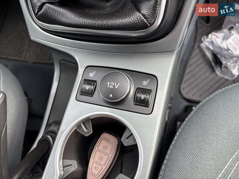 Минивэн Ford C-Max 2015 в Нововолынске