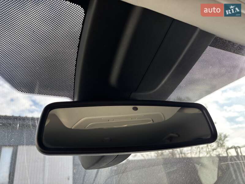 Минивэн Ford C-Max 2015 в Нововолынске