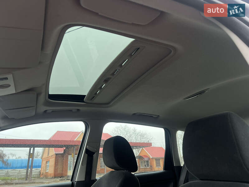 Минивэн Ford C-Max 2007 в Хороле фото 25 Минивэн Ford C-Max 2007 в Хороле