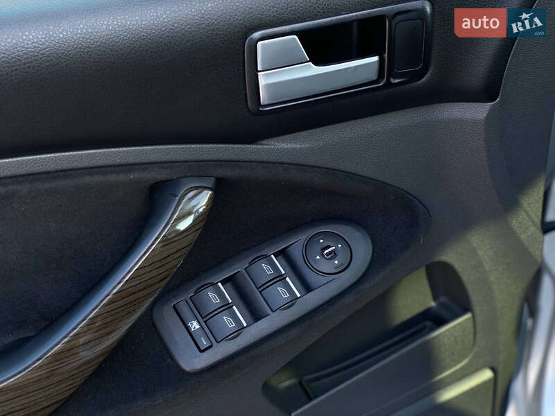 Минивэн Ford C-Max 2010 в Львове