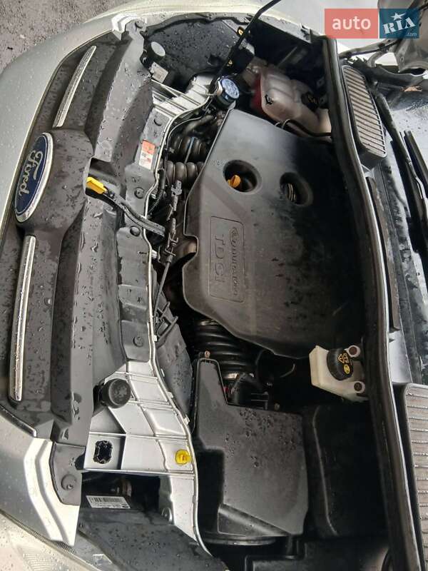 Минивэн Ford C-Max 2014 в Киеве фото 6 Минивэн Ford C-Max 2014 в Киеве