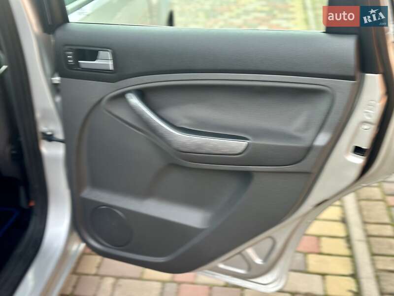 Минивэн Ford C-Max 2008 в Владимирце фото 30 Минивэн Ford C-Max 2008 в Владимирце