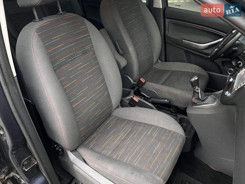 Минивэн Ford C-Max 2010 в Киеве фото 21 Минивэн Ford C-Max 2010 в Киеве