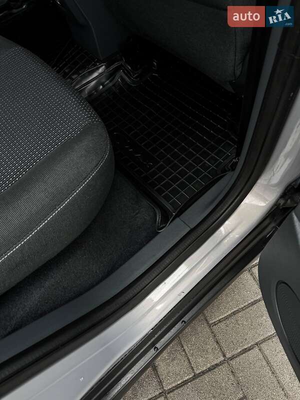 Мінівен Ford C-Max 2011 в Черкасах фото 34 Мінівен Ford C-Max 2011 в Черкасах