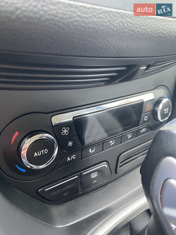 Минивэн Ford C-Max 2015 в Одессе фото 17 Минивэн Ford C-Max 2015 в Одессе
