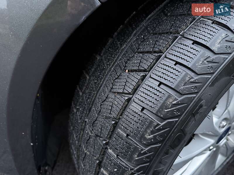 Минивэн Ford C-Max 2017 в Киеве фото 32 Минивэн Ford C-Max 2017 в Киеве