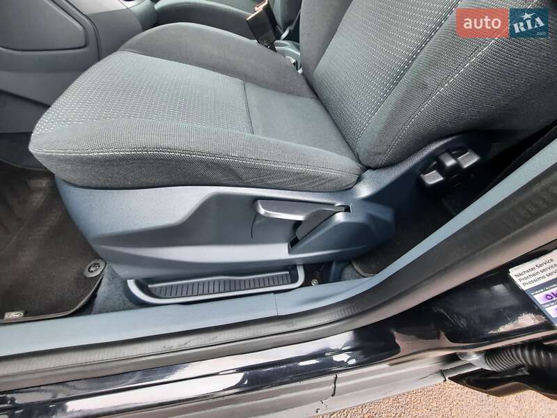 Мінівен Ford C-Max 2011 в Рівному фото 41 Мінівен Ford C-Max 2011 в Рівному