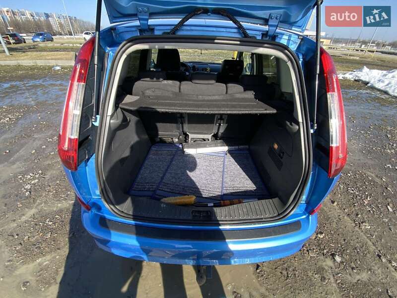Минивэн Ford C-Max 2010 в Львове