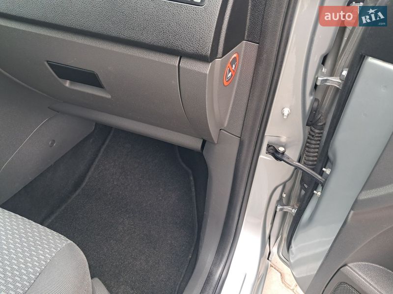 Минивэн Ford C-Max 2005 в Могилев-Подольске