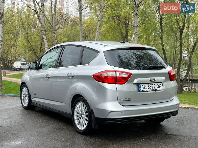 Минивэн Ford C-Max 2013 в Киеве